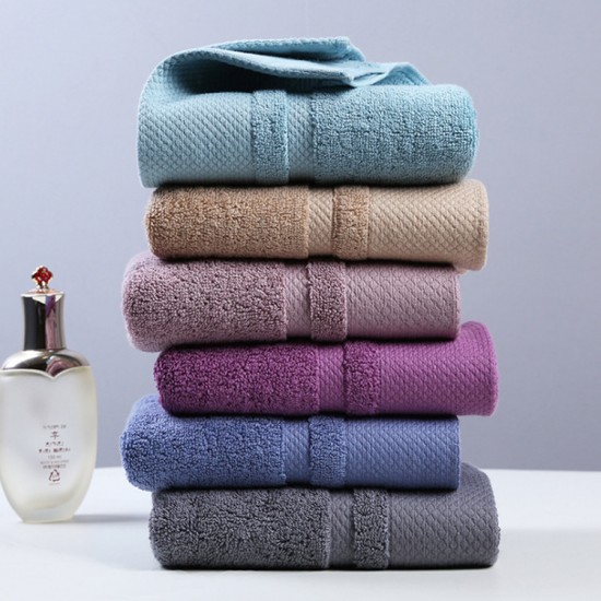 Factory-direct towels. Adult 120g thickened long-staple cotton face washcloth for hotels, wholesale with embroidered logos.