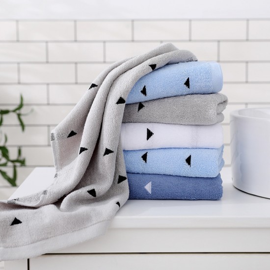 Factory direct sale of pure cotton face towels. Soft, solid-colored, cotton, thickened adult towels with logos for wholesale gifts.
