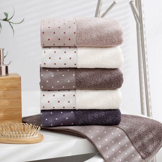 Factory direct sale of popular wide satin absorbent cotton towels, polka dot thickened face wash towels, gauze face towels, wholesale and custom.