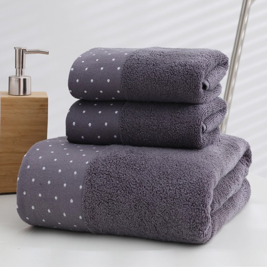 Factory direct sale of 32-strand polka dot wide forged adult bath towels, 70*140, eco-friendly and skin-friendly for hotels.