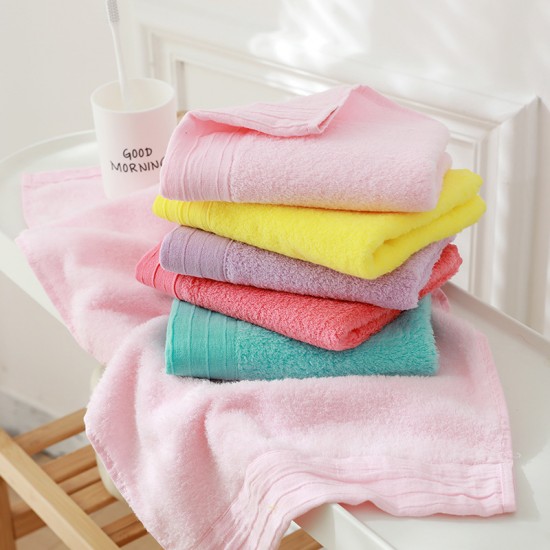 Factory direct sale, solid color cotton towels with embroidered logo.