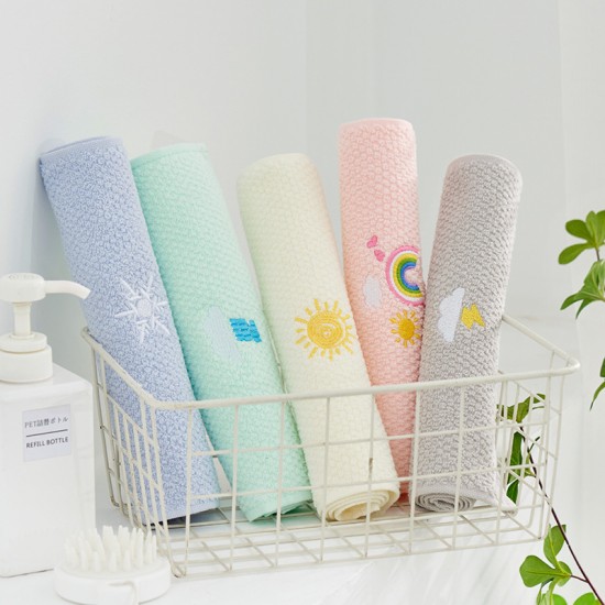 Two-pack of pure cotton towels, cute and absorbent, embroidered face towels for internet celebrities, lint-free wholesale for babies and children. Two-pack of pure cotton towels, cute and absorbent, embroidered face towels for internet celebrities, lint-free wholesale for babies and children.