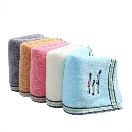 Family cartoon embroidered children's towels, pure cotton bibs, baby face wash towels, cute cartoons available.