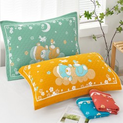 Multi-layered gauze pillowcases for adults, students, children, couples, and all-season pillowcases, available from manufacturers.