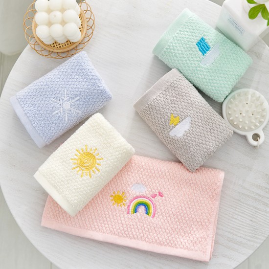 Two-pack of pure cotton towels, cute and absorbent, embroidered face towels for internet celebrities, lint-free wholesale for babies and children. Two-pack of pure cotton towels, cute and absorbent, embroidered face towels for internet celebrities, lint-free wholesale for babies and children.